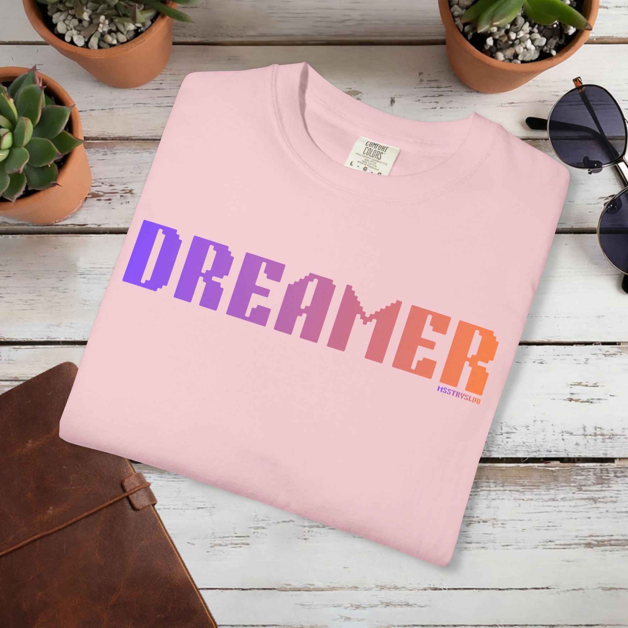 DREAMER Graphic T Shirt Aesthetic Streetwear Tee, Unisex Minimal Typography Shirt, Pastel Fashion Top